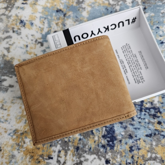 NEW Lucky Brand Leather Flag Embossed RFID Bifold Wallet - Picture 5 of 6